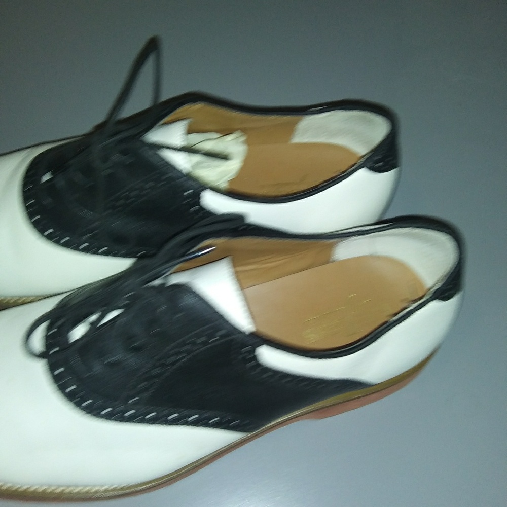 Shoes - Picture 4 of 5